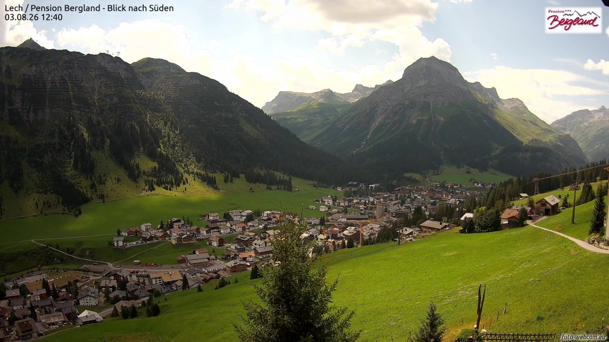Archiv Foto Webcam Oberlech: Ausblick Pension Bergland
