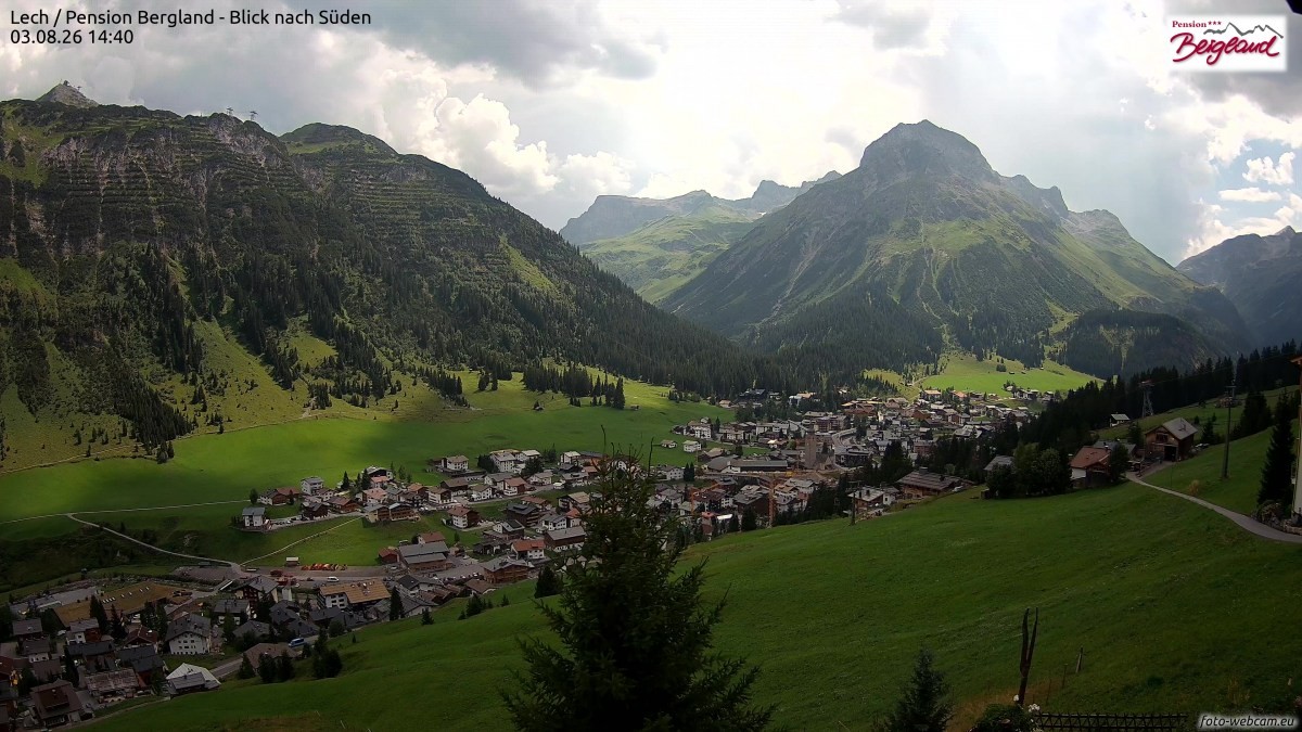 Archiv Foto Webcam Oberlech: Ausblick Pension Bergland