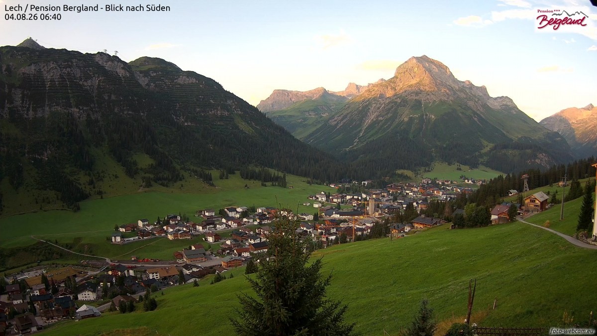 Archiv Foto Webcam Oberlech: Ausblick Pension Bergland