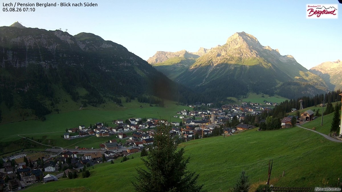 Archiv Foto Webcam Oberlech: Ausblick Pension Bergland