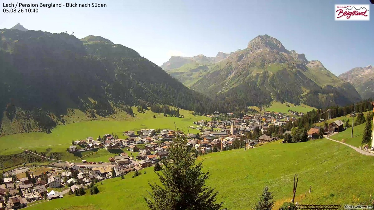 Archiv Foto Webcam Oberlech: Ausblick Pension Bergland