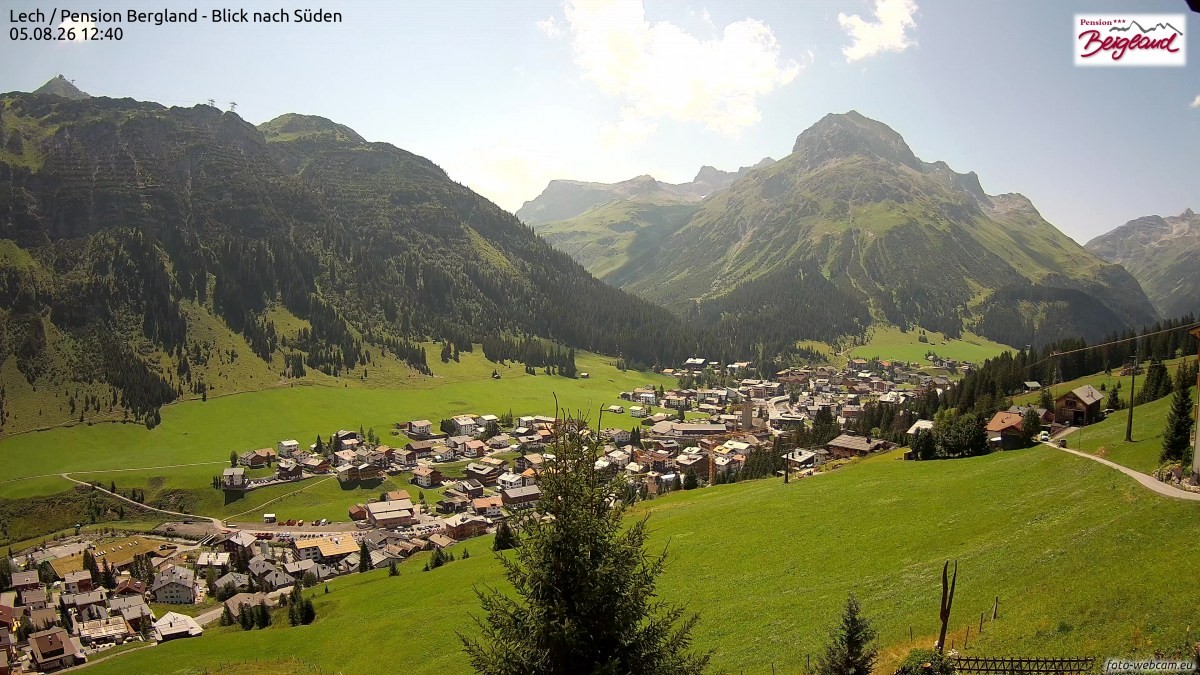 Archiv Foto Webcam Oberlech: Ausblick Pension Bergland