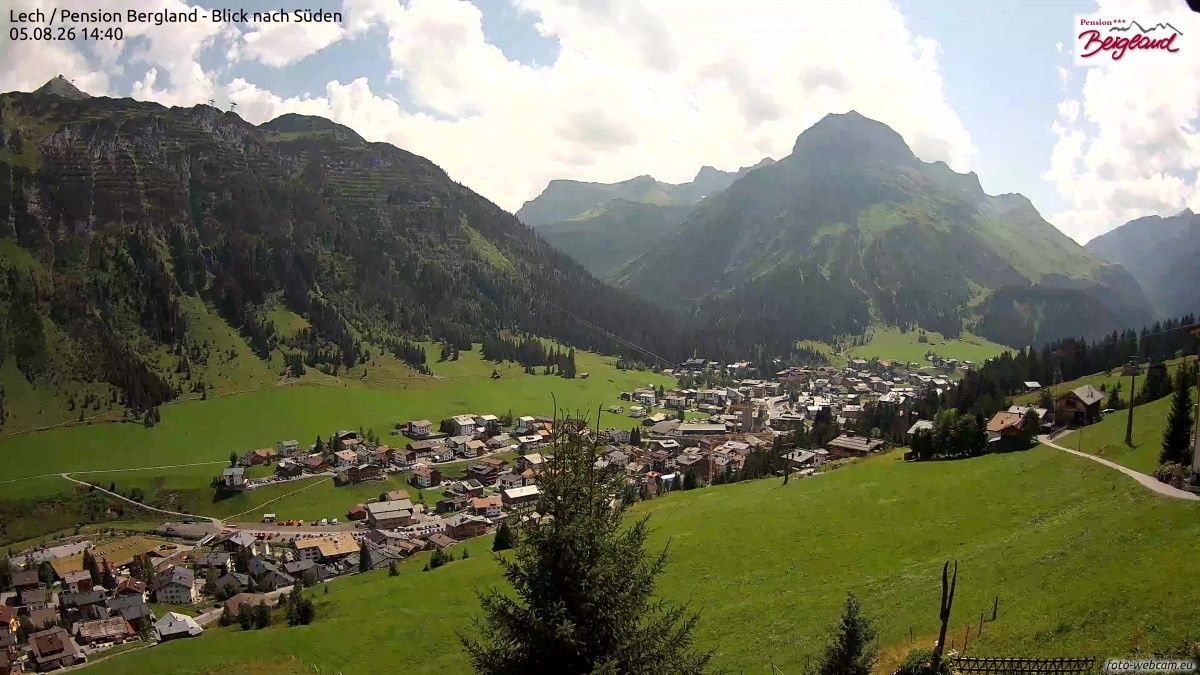 Archiv Foto Webcam Oberlech: Ausblick Pension Bergland