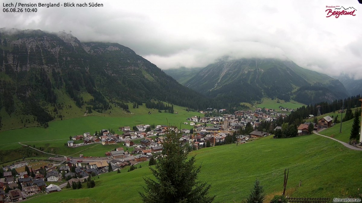 Archiv Foto Webcam Oberlech: Ausblick Pension Bergland