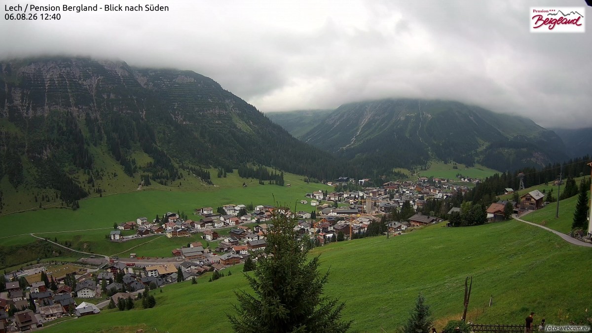 Archiv Foto Webcam Oberlech: Ausblick Pension Bergland