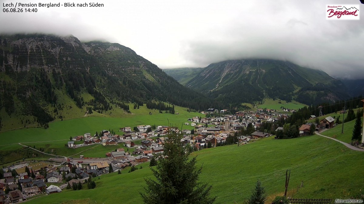 Archiv Foto Webcam Oberlech: Ausblick Pension Bergland