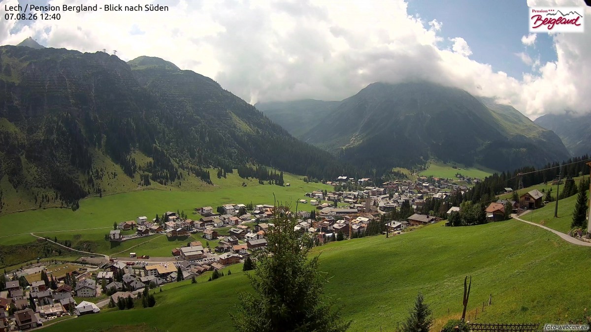 Archiv Foto Webcam Oberlech: Ausblick Pension Bergland