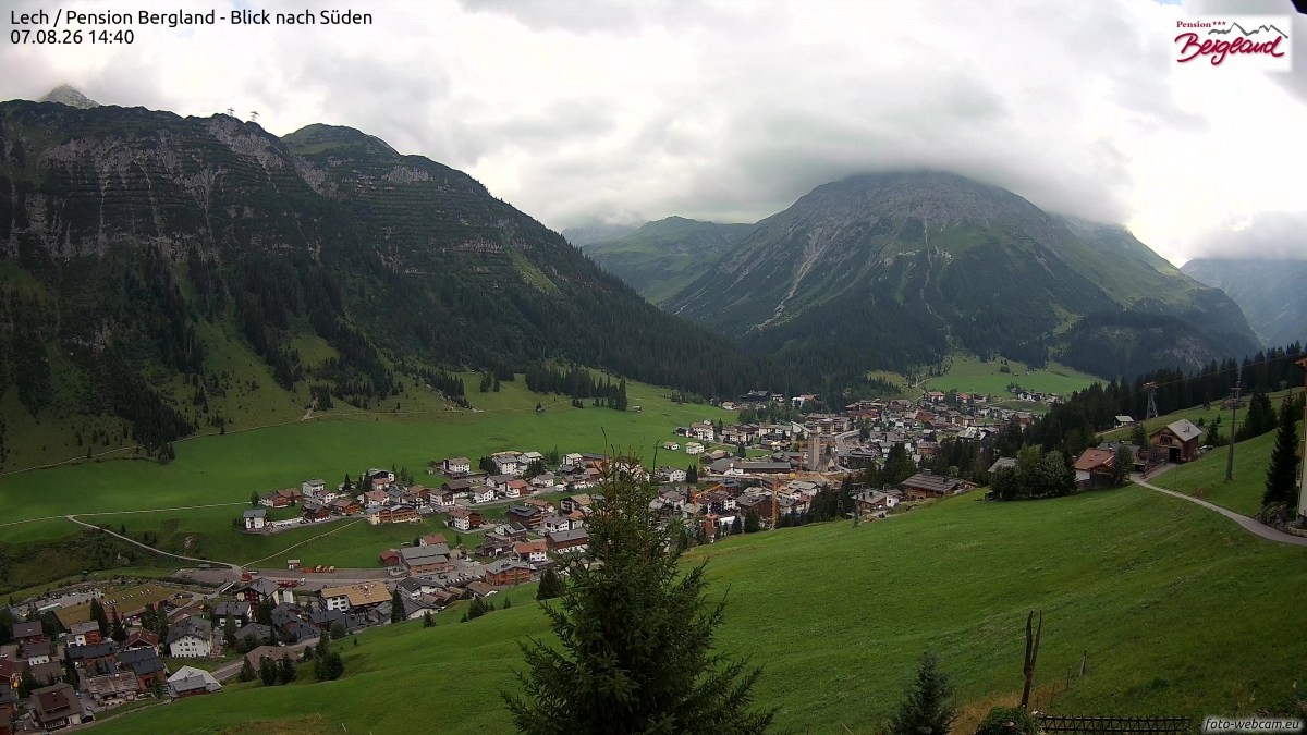 Archiv Foto Webcam Oberlech: Ausblick Pension Bergland