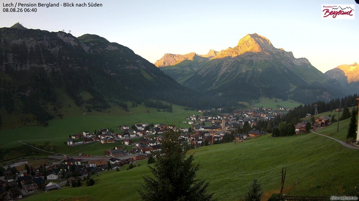 Archiv Foto Webcam Oberlech: Ausblick Pension Bergland