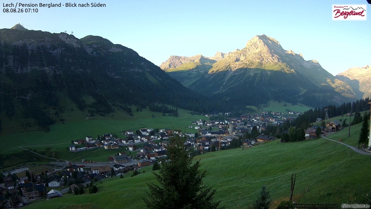 Archiv Foto Webcam Oberlech: Ausblick Pension Bergland