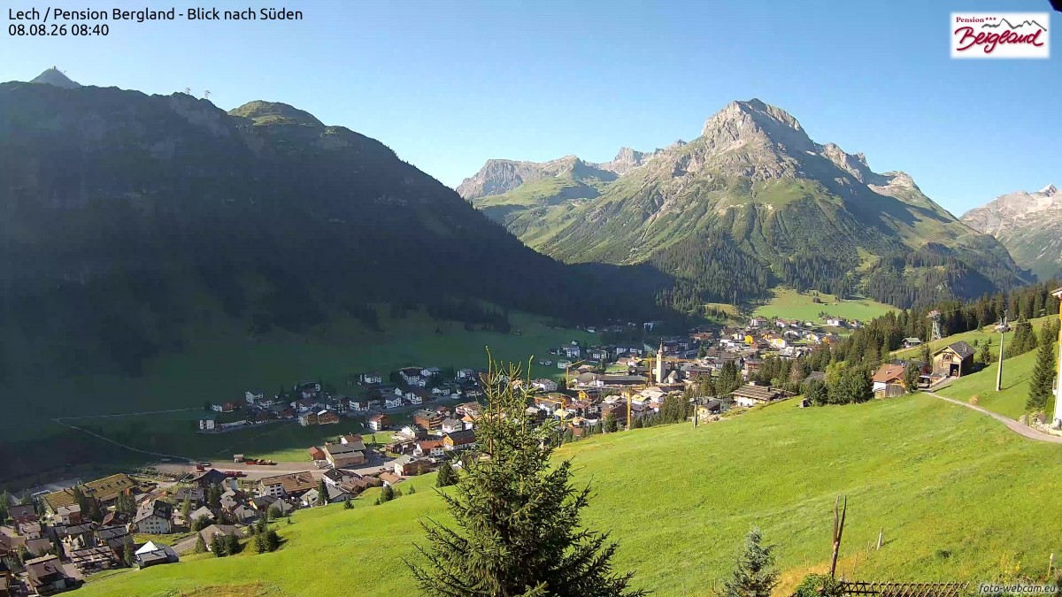 Archiv Foto Webcam Oberlech: Ausblick Pension Bergland