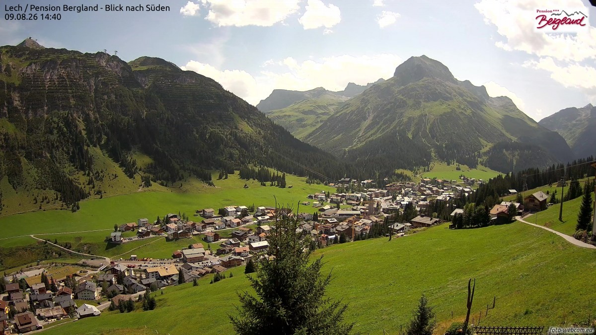 Archived image Webcam Lech am Arlberg - Guesthouse Bergland