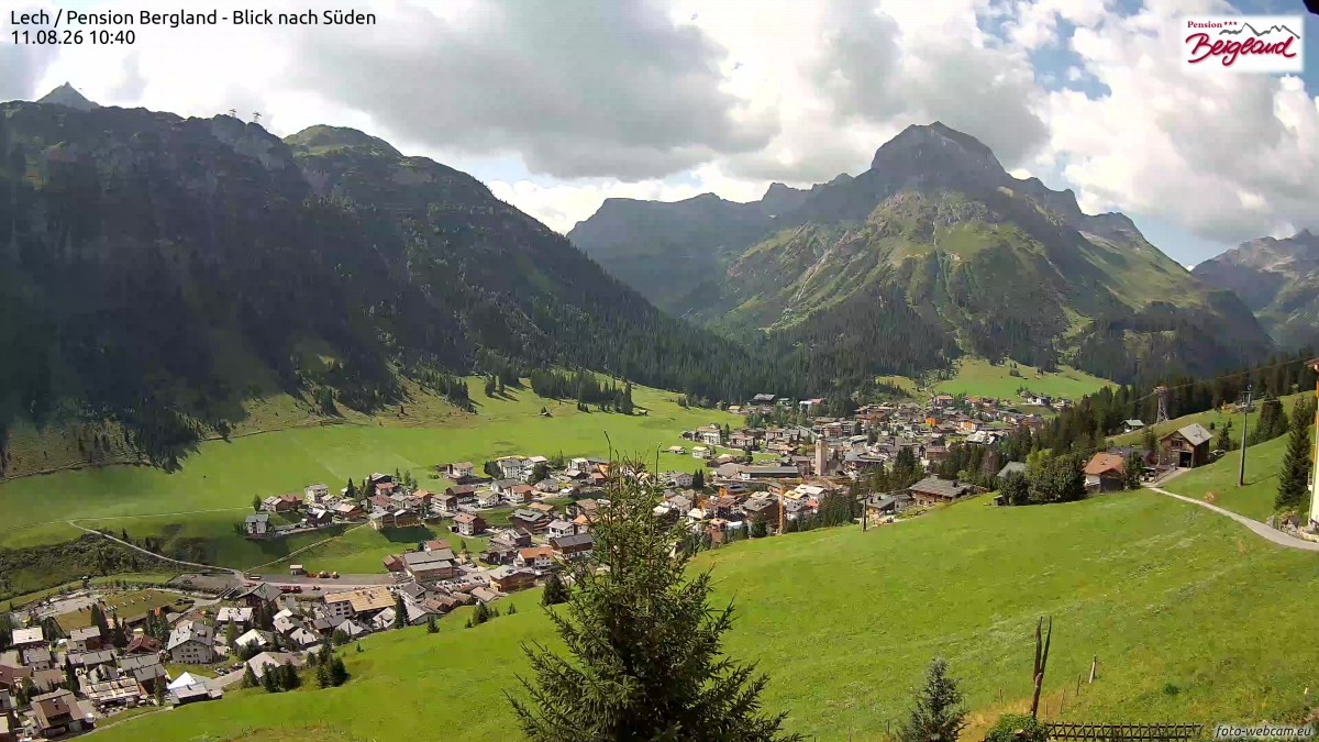 Archiv Foto Webcam Oberlech: Ausblick Pension Bergland