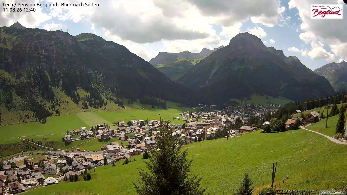 Archiv Foto Webcam Oberlech: Ausblick Pension Bergland
