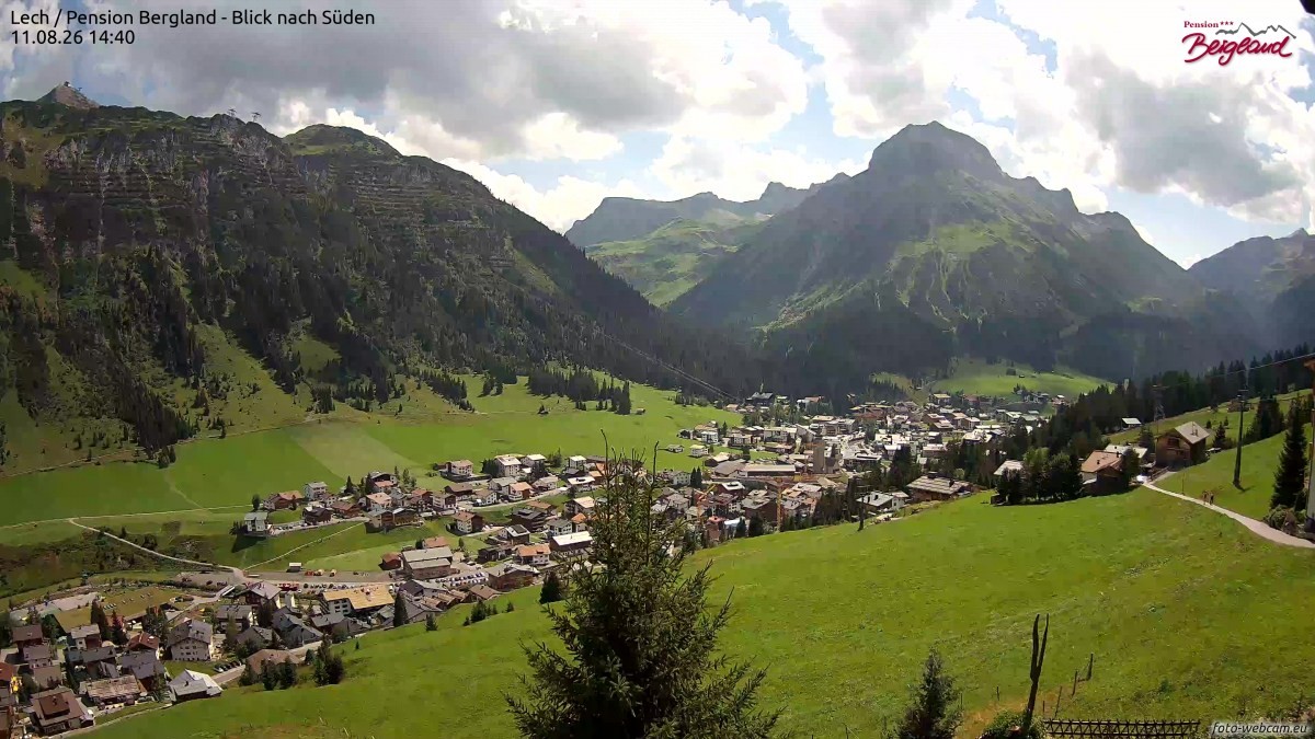 Archiv Foto Webcam Oberlech: Ausblick Pension Bergland