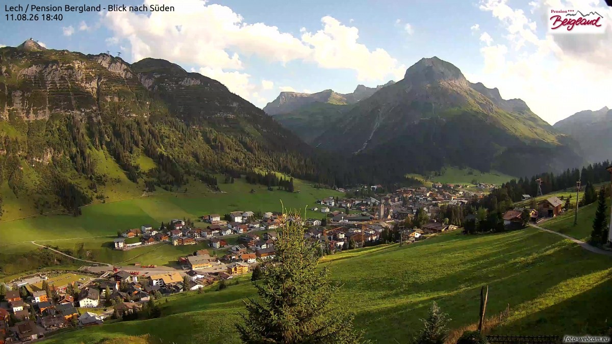 Archiv Foto Webcam Oberlech: Ausblick Pension Bergland