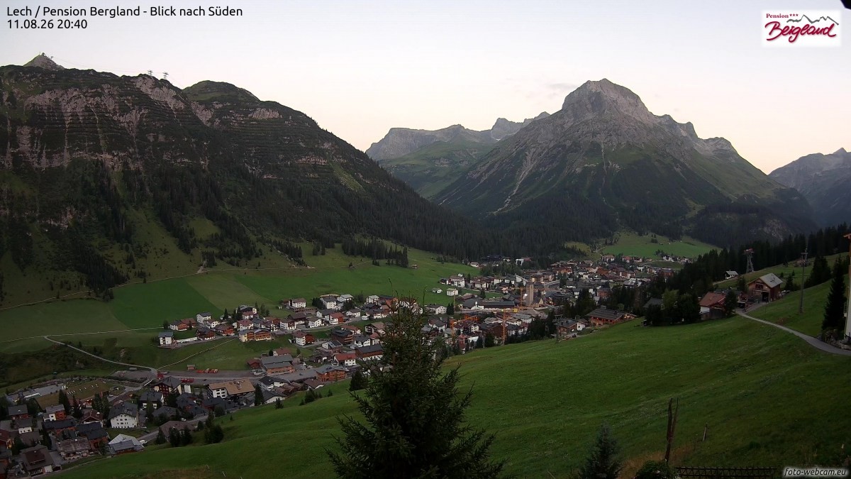 Archiv Foto Webcam Oberlech: Ausblick Pension Bergland