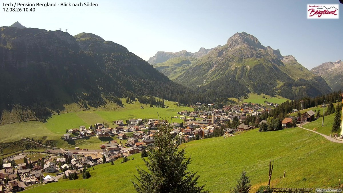 Archiv Foto Webcam Oberlech: Ausblick Pension Bergland