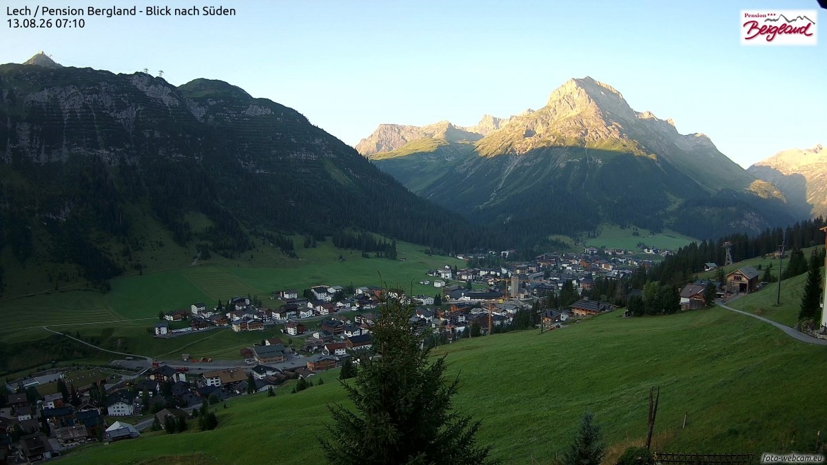 Archiv Foto Webcam Oberlech: Ausblick Pension Bergland