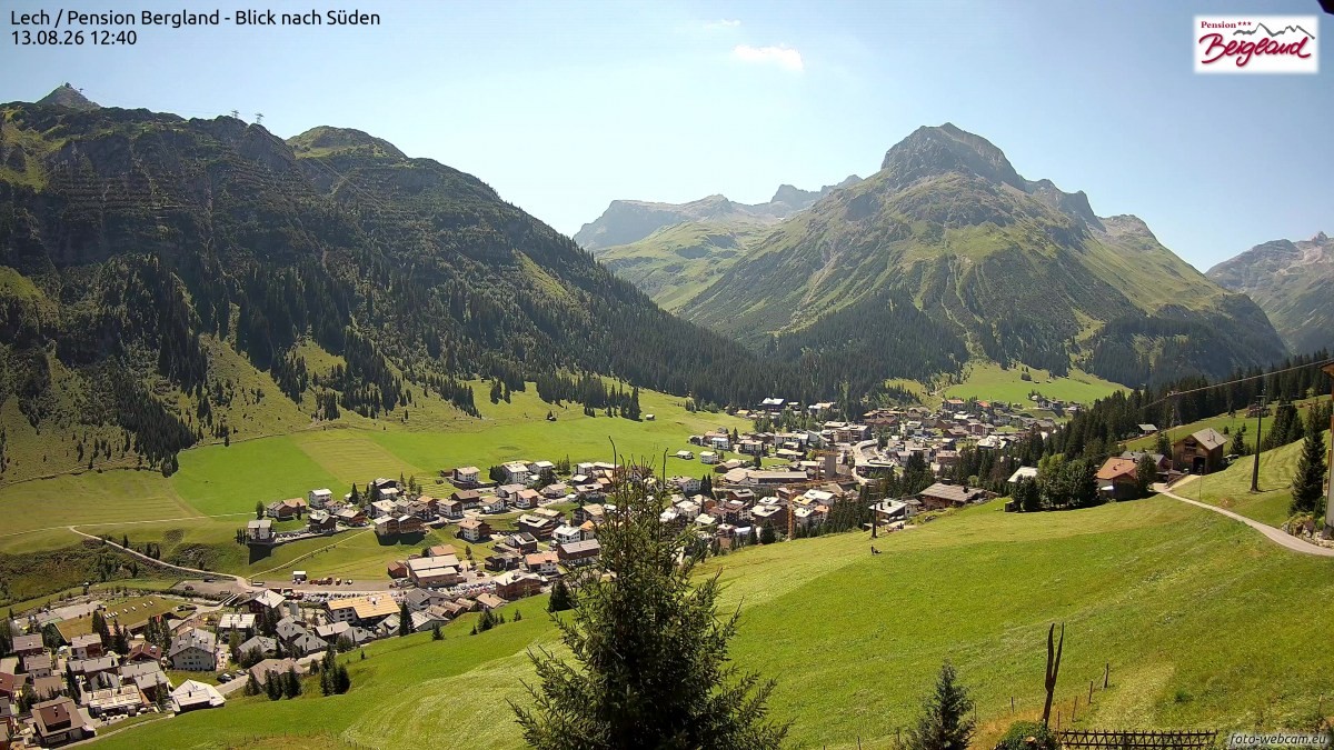Archiv Foto Webcam Oberlech: Ausblick Pension Bergland