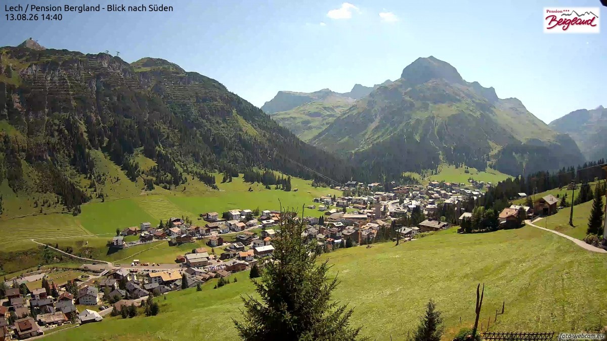 Archiv Foto Webcam Oberlech: Ausblick Pension Bergland