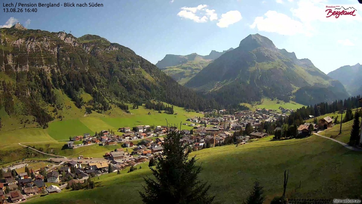 Archiv Foto Webcam Oberlech: Ausblick Pension Bergland