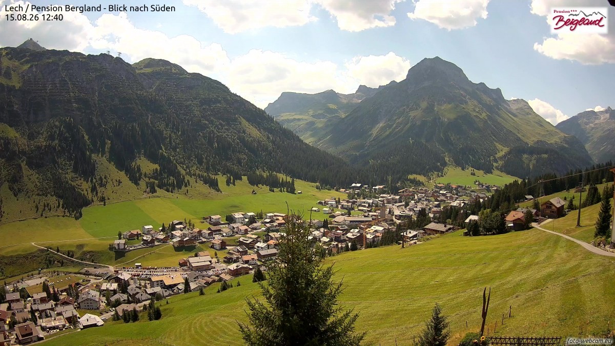 Archived image Webcam Lech am Arlberg - Guesthouse Bergland