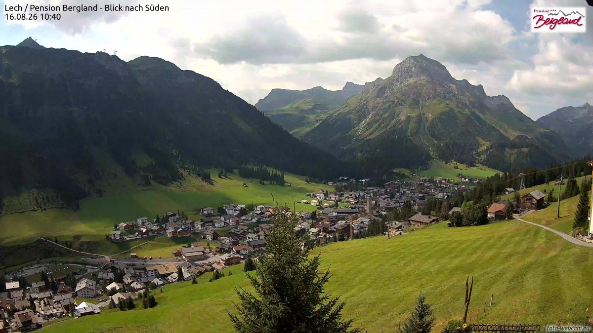 Archiv Foto Webcam Oberlech: Ausblick Pension Bergland