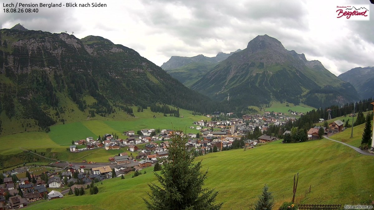 Archiv Foto Webcam Oberlech: Ausblick Pension Bergland