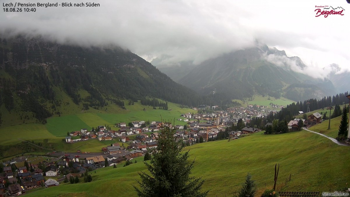 Archiv Foto Webcam Oberlech: Ausblick Pension Bergland