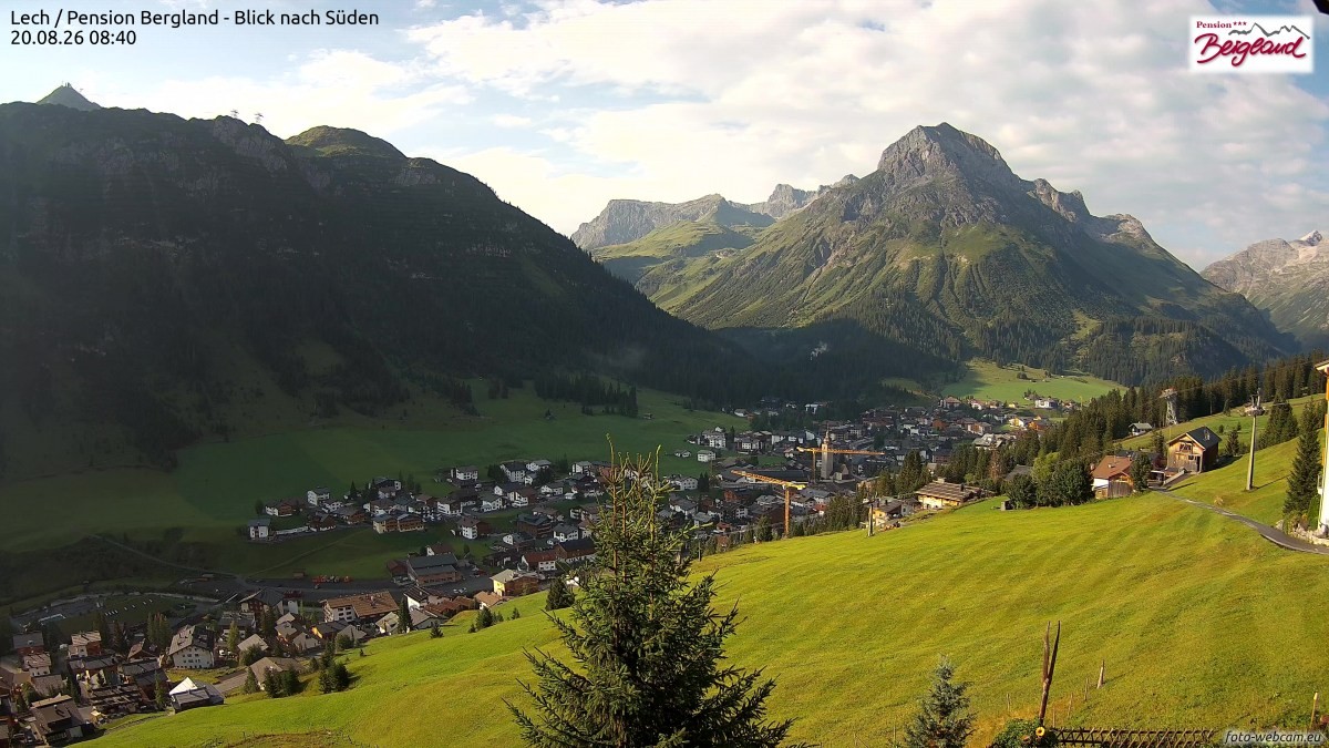 Archiv Foto Webcam Oberlech: Ausblick Pension Bergland