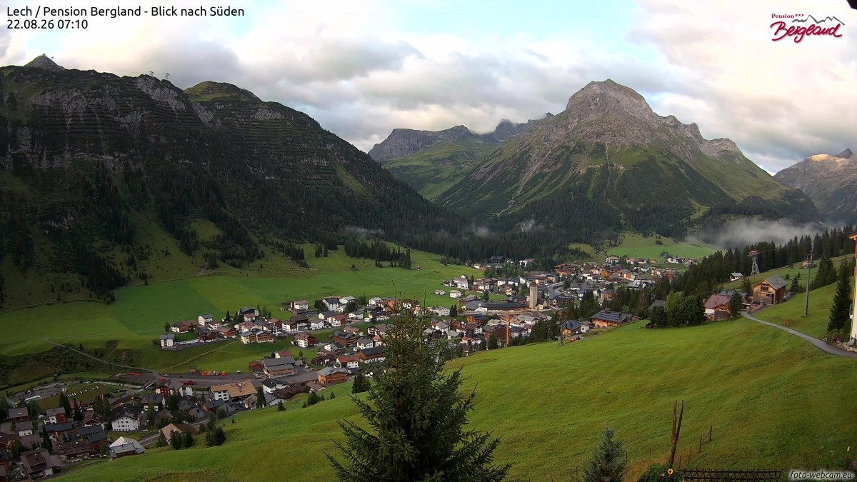 Archived image Webcam Lech am Arlberg - Guesthouse Bergland