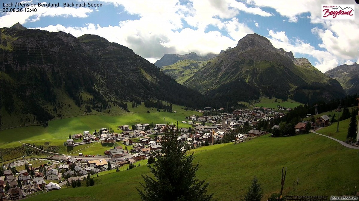 Archived image Webcam Lech am Arlberg - Guesthouse Bergland