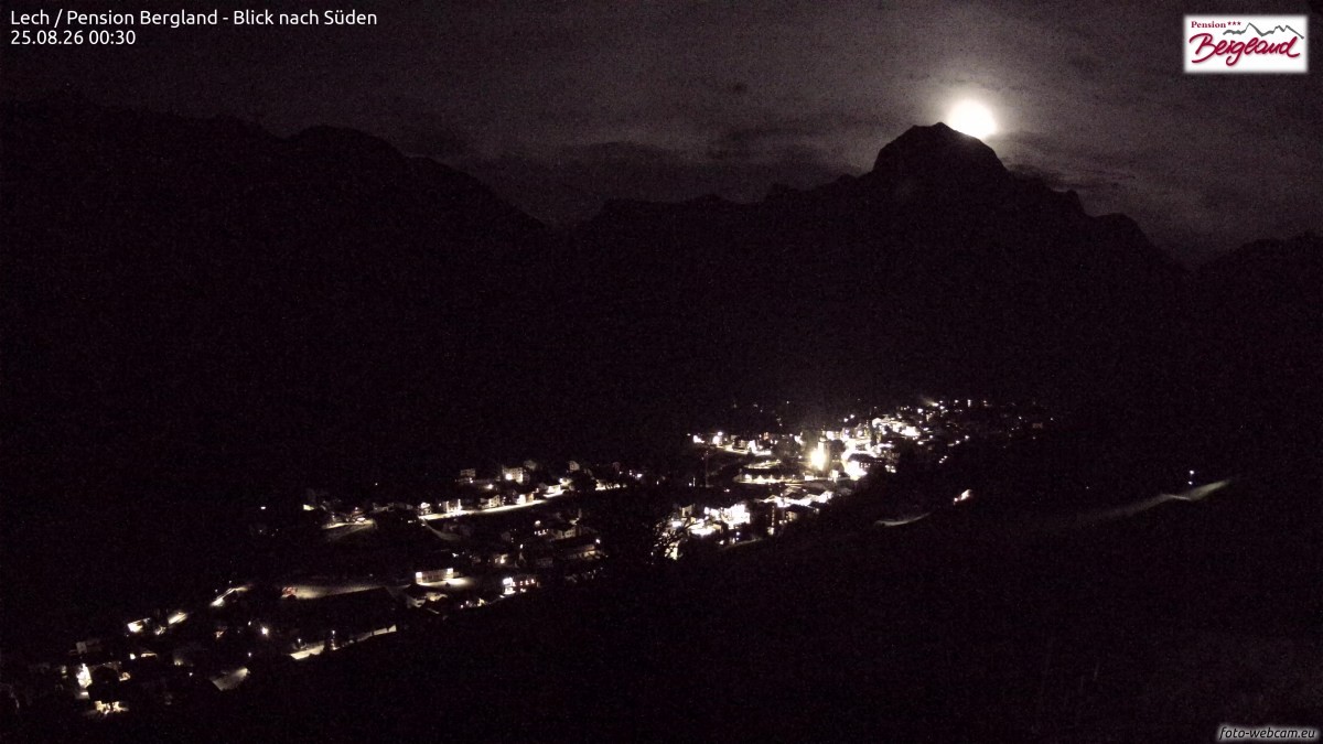 Archiv Foto Webcam Oberlech: Ausblick Pension Bergland