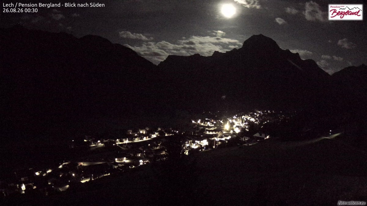 Archiv Foto Webcam Oberlech: Ausblick Pension Bergland