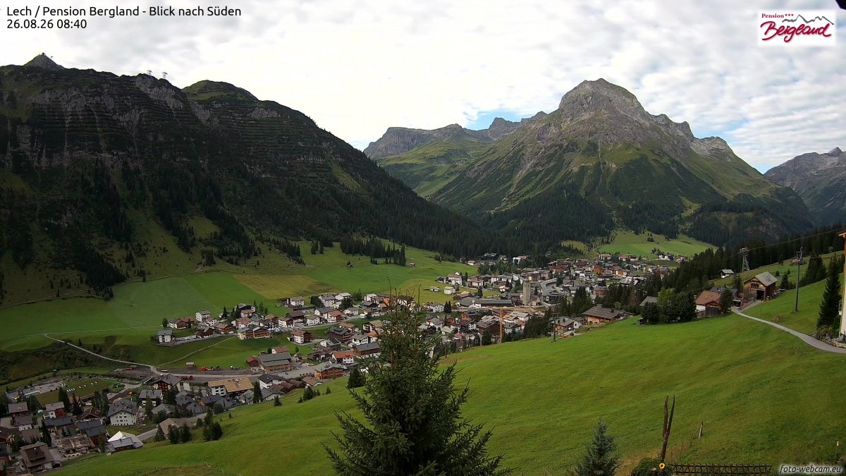 Archiv Foto Webcam Oberlech: Ausblick Pension Bergland