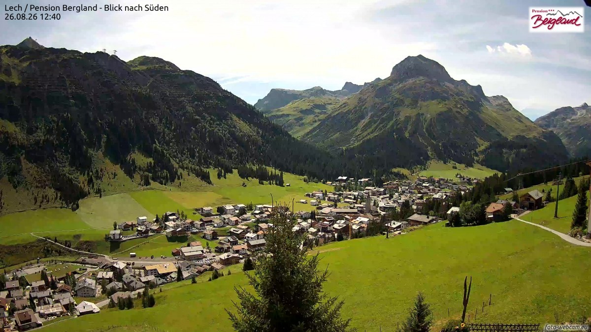 Archived image Webcam Lech am Arlberg - Guesthouse Bergland