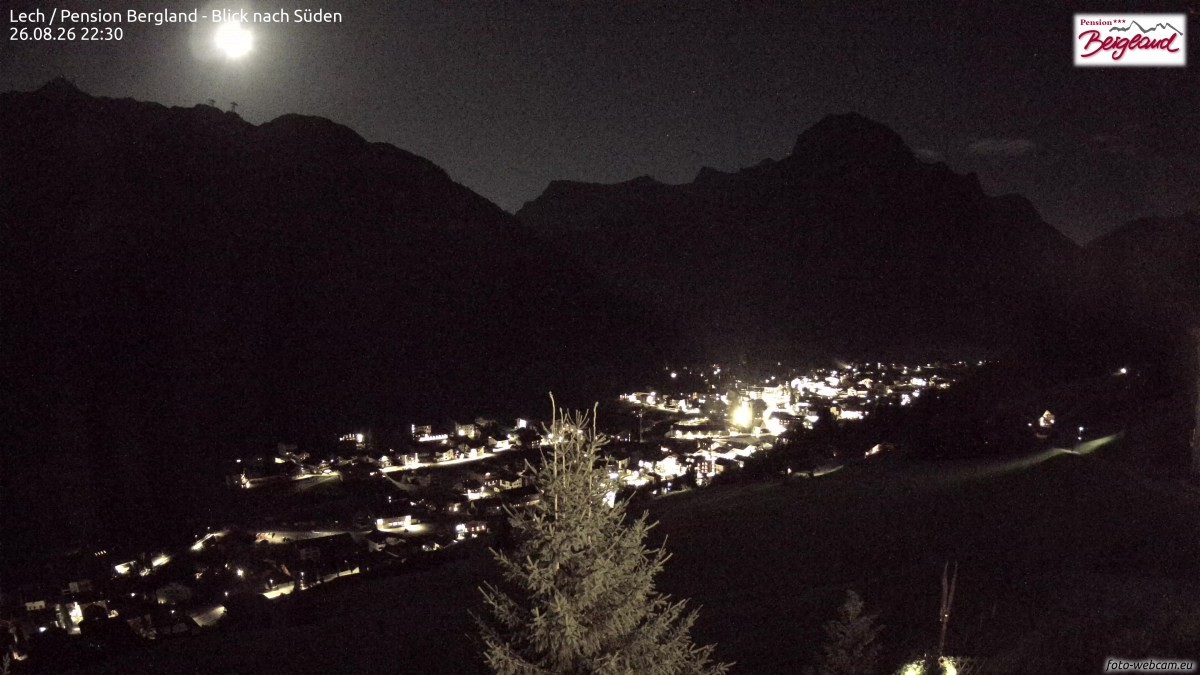 Archiv Foto Webcam Oberlech: Ausblick Pension Bergland