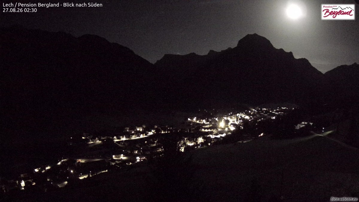 Archiv Foto Webcam Oberlech: Ausblick Pension Bergland
