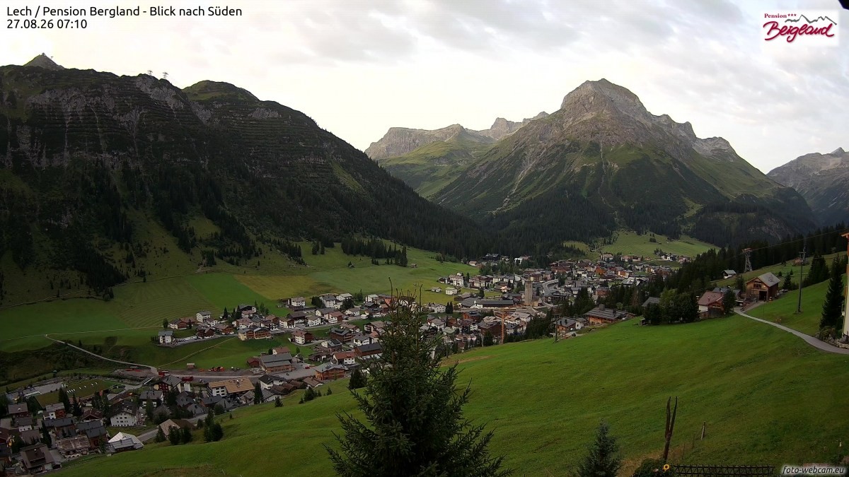 Archiv Foto Webcam Oberlech: Ausblick Pension Bergland