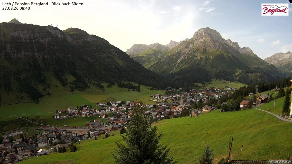 Archiv Foto Webcam Oberlech: Ausblick Pension Bergland