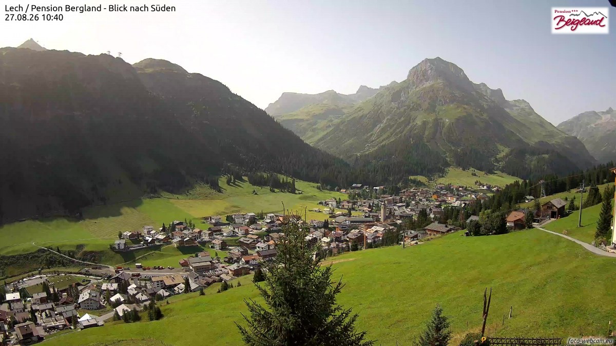 Archiv Foto Webcam Oberlech: Ausblick Pension Bergland