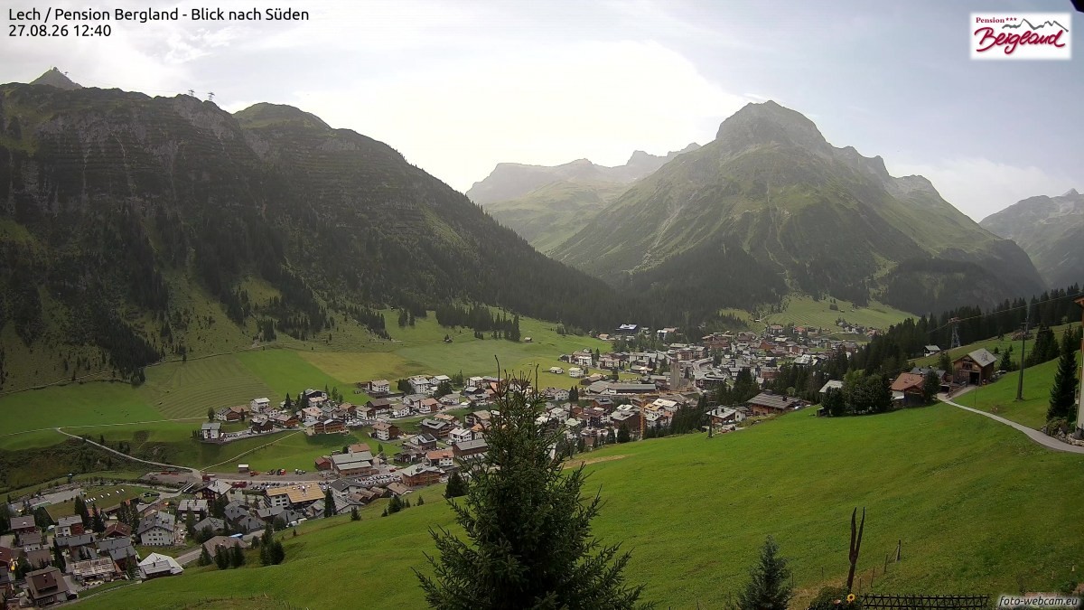 Archiv Foto Webcam Oberlech: Ausblick Pension Bergland