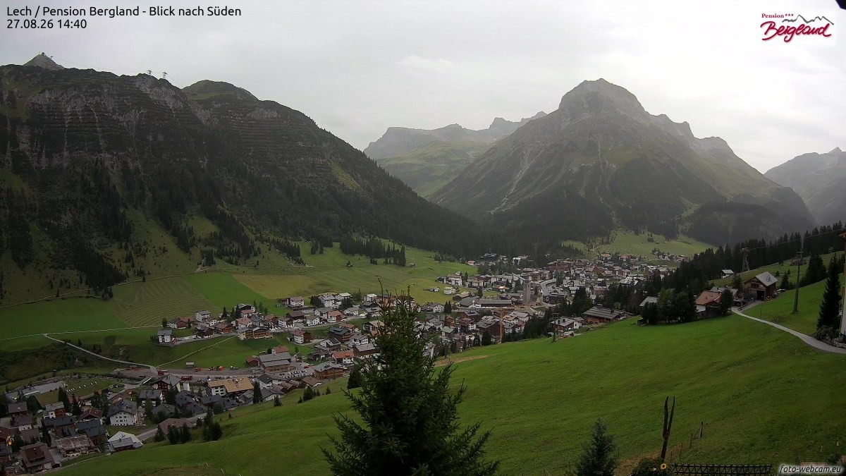 Archiv Foto Webcam Oberlech: Ausblick Pension Bergland