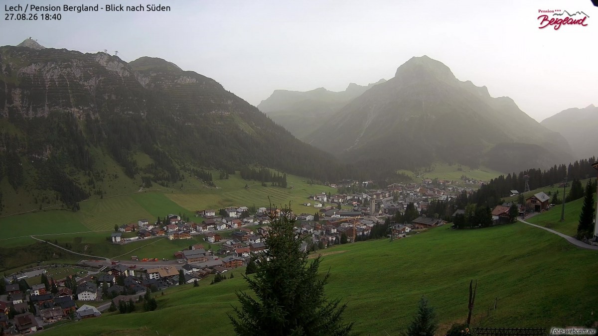 Archiv Foto Webcam Oberlech: Ausblick Pension Bergland