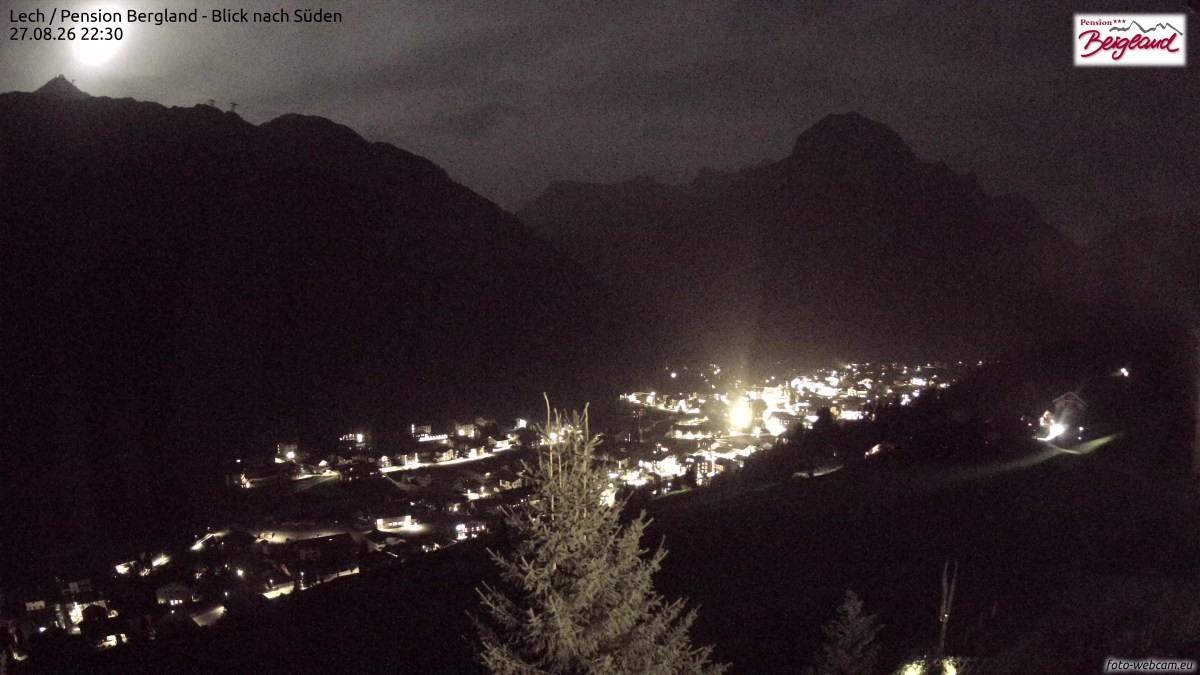 Archiv Foto Webcam Oberlech: Ausblick Pension Bergland