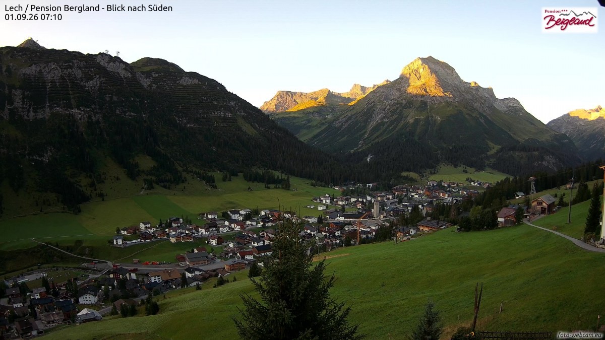 Archiv Foto Webcam Oberlech: Ausblick Pension Bergland