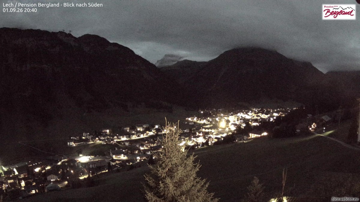 Archiv Foto Webcam Oberlech: Ausblick Pension Bergland
