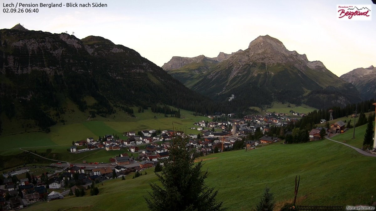 Archiv Foto Webcam Oberlech: Ausblick Pension Bergland