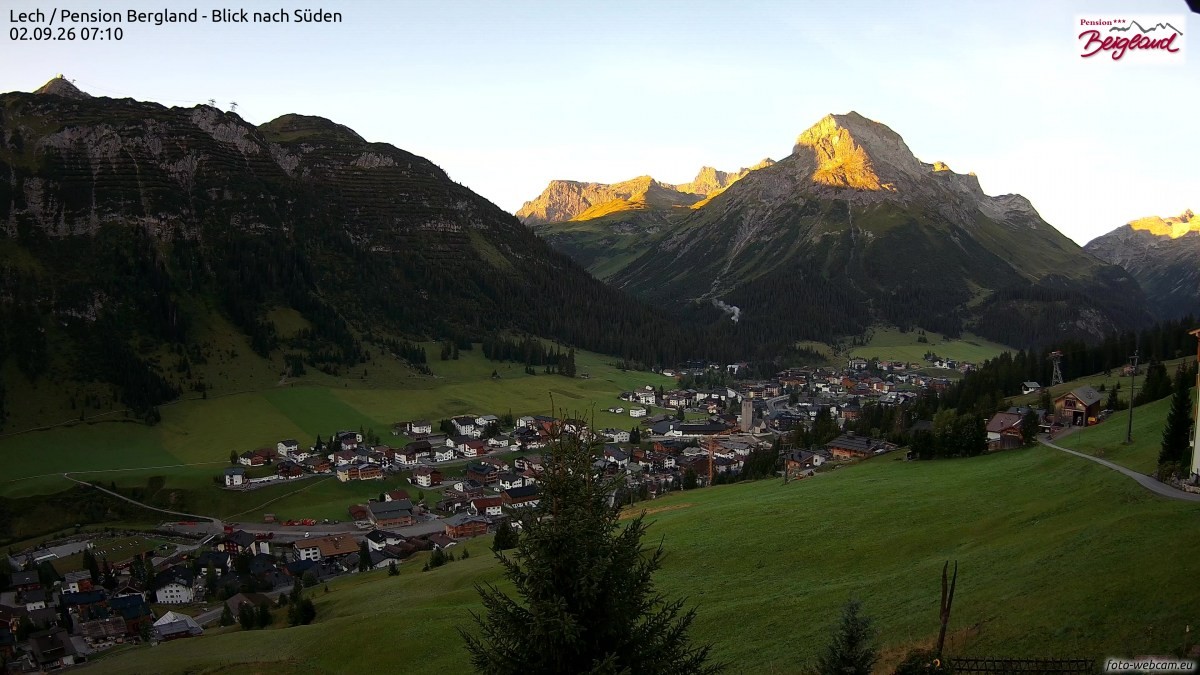 Archiv Foto Webcam Oberlech: Ausblick Pension Bergland